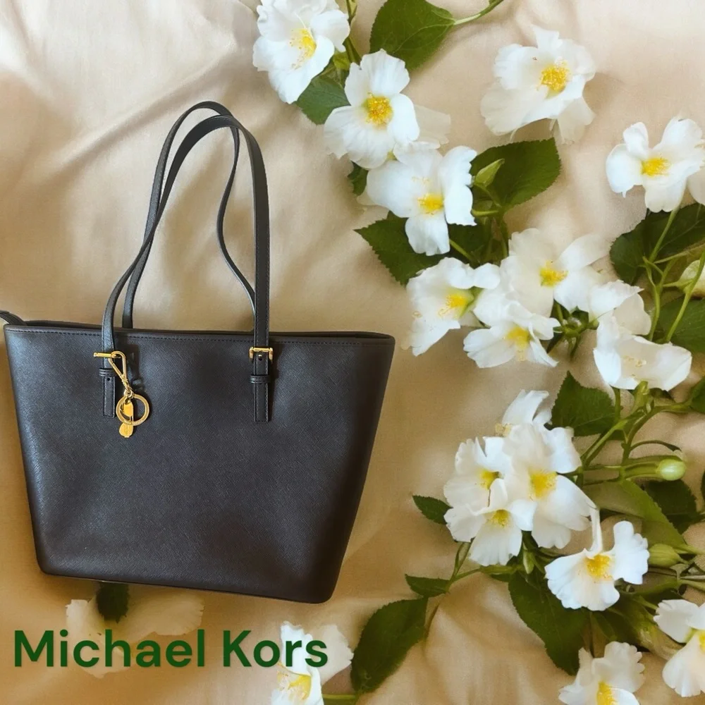 Michael Kors Large Leather Tote Like New Condition
